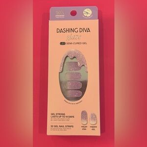 Dashing Diva Glaze LED semi-cured Gel nail strips